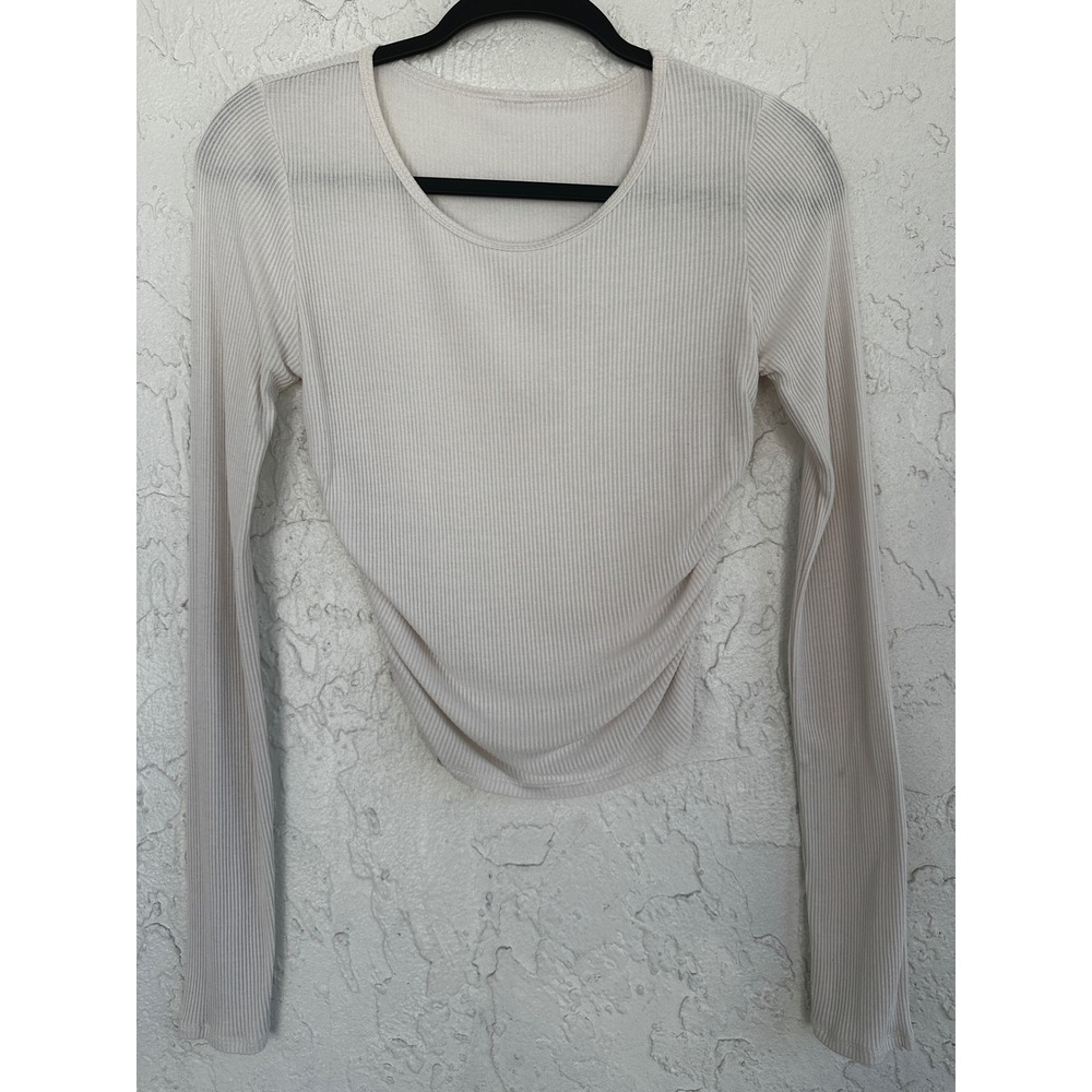 Alo Yoga Gather Ribbed Long Sleeve Scoop Neck Cropped Top Cream Women Medium